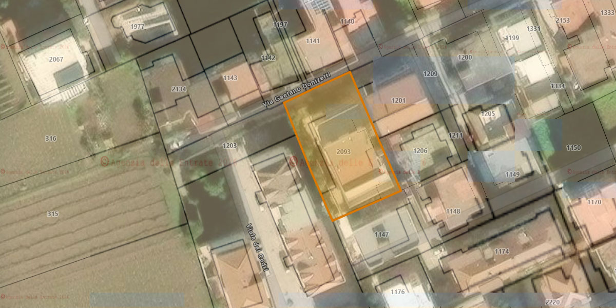 Cartografia catastale sovrapposta alla vista satellitare con particelle e numeri di mappale